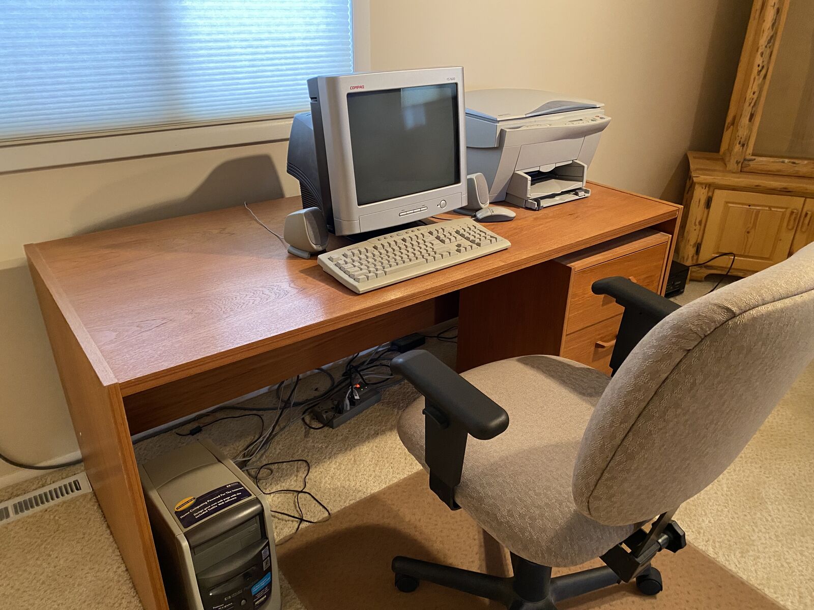 ***STURDY as a ROCK*** Computer Desk with Independent Roll Out Cabinet AND CHAIR