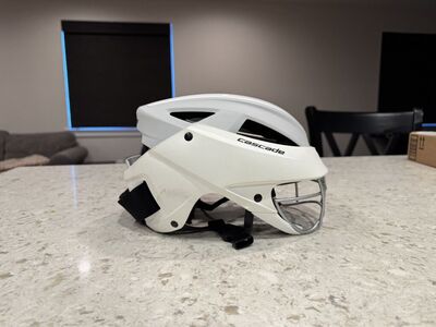 Cascade LX girls / womens lacrosse helmet