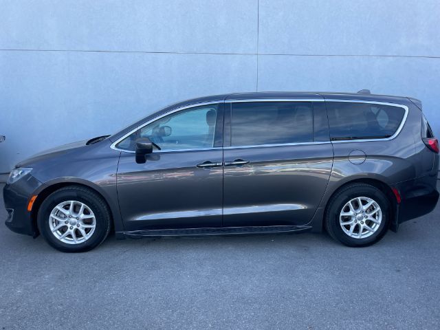 2017 CHRYSLER PACIFICA Touring Plus