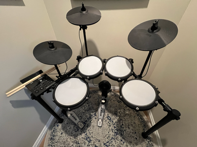 Alesis Nitro Mesh Drum Kit
