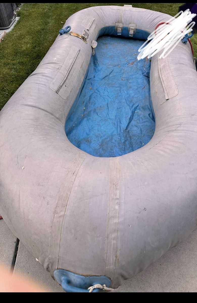 6 men raft