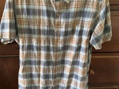 KÜHL Men's Large Plaid Button-Up Short Sleeve Shirt - Brown/Blue