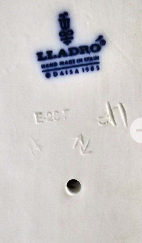 Main image 4
