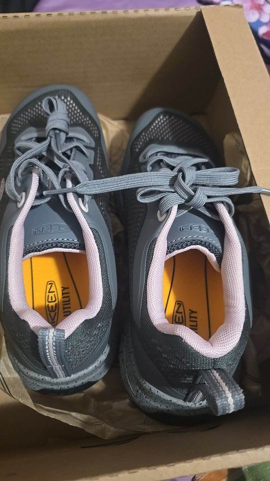 New Steel toe shoes for women