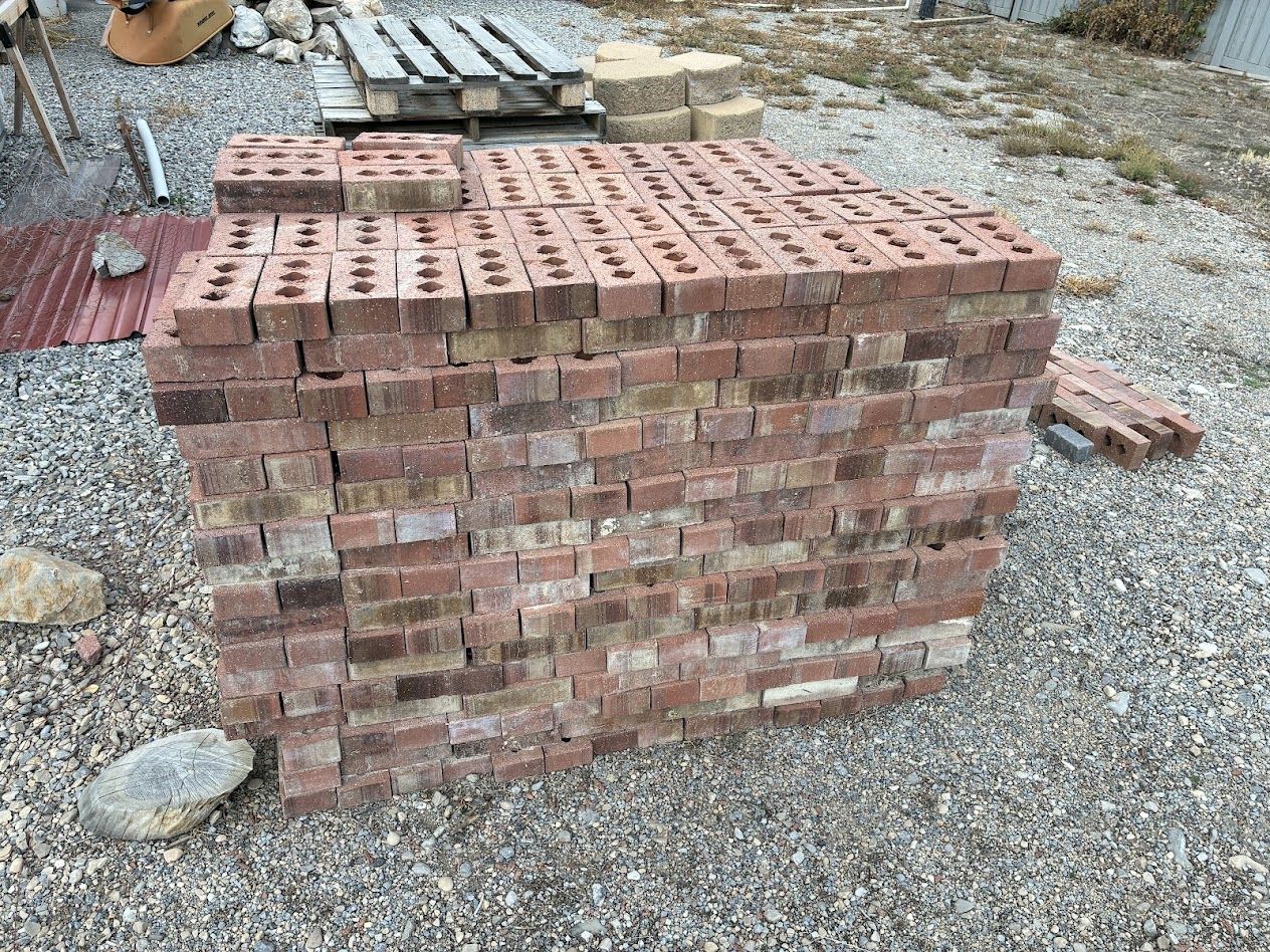 Free Landscaping Blocks, Pavers, Brick, Rock | FREE (items only, no ...