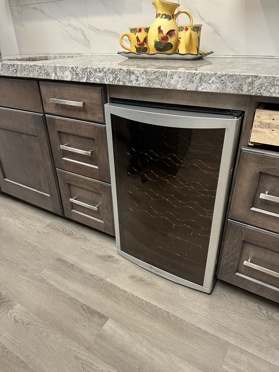 Magic Chef Beverage refrigerator