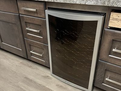 Magic Chef Beverage refrigerator