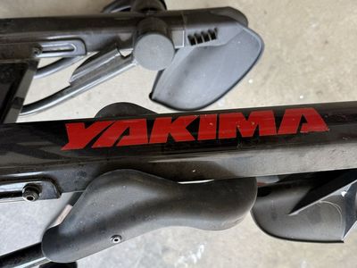 Yakima HoldUp Tray‑Style Bike Rack – $300