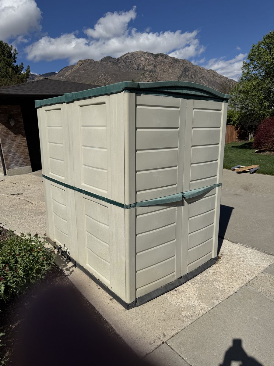 Need a shed? Can't beat $200.