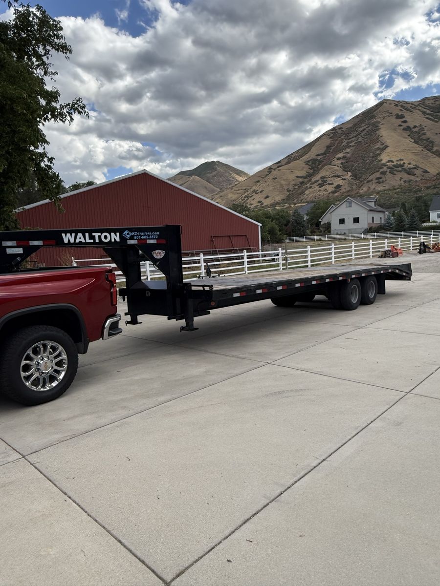 Walton Gooseneck Equipment Trailer