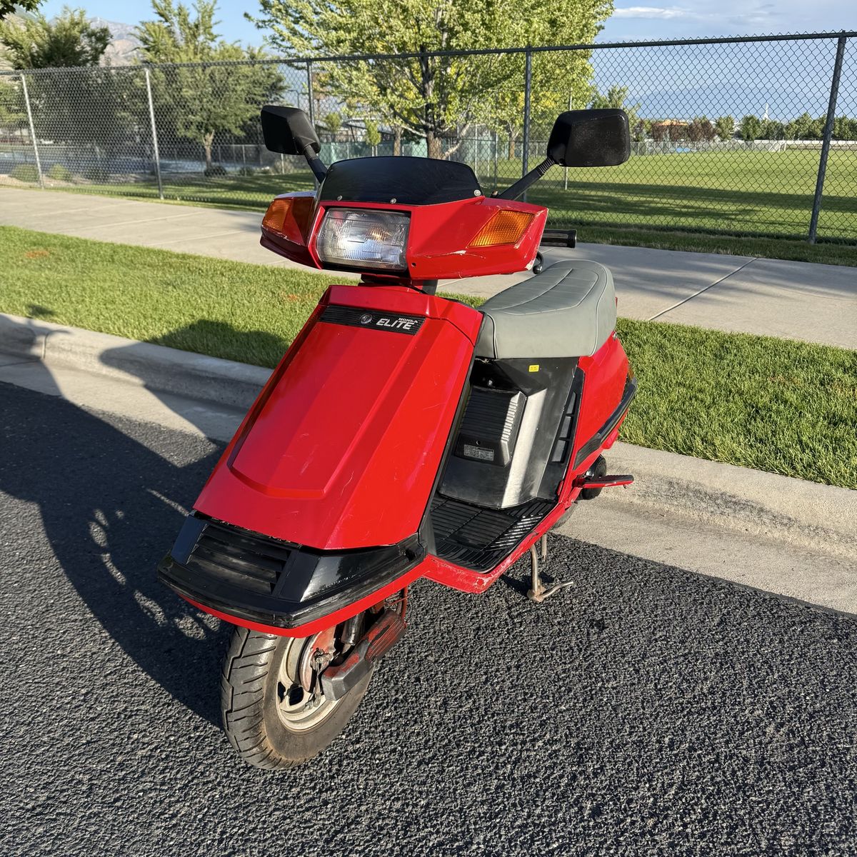 Honda Elite 80cc Scooter