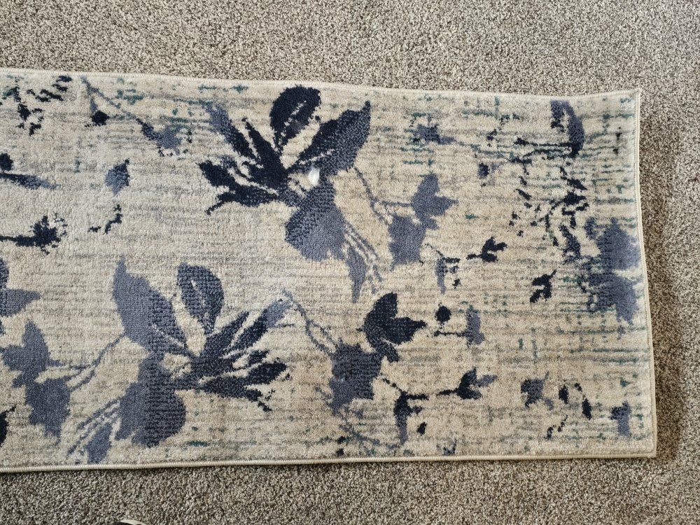 beautiful Calvin Klein runner