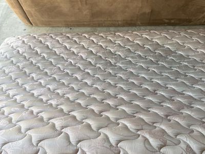 Full size mattress