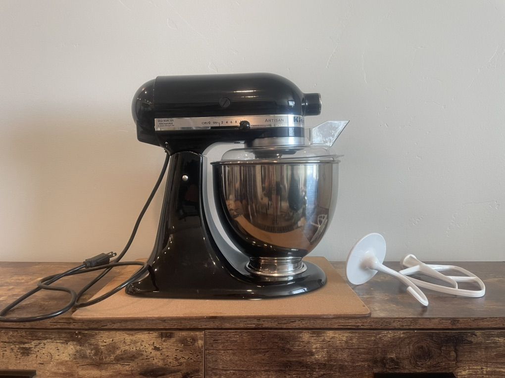 KitchenAid Artisan Stand Mixer — Onyx Black