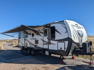 2018 Outdoors RV 25RDS w/Solar & Lithium