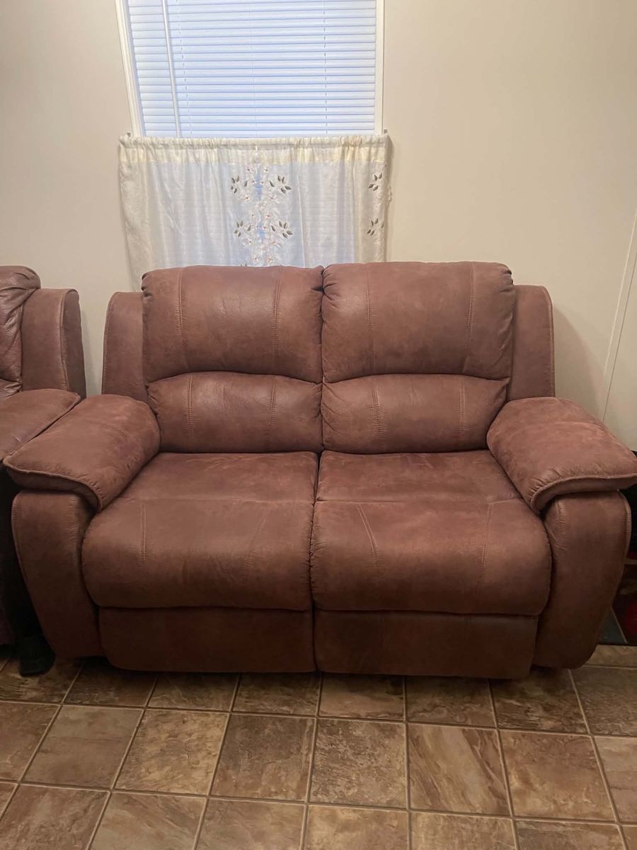 Reclinable Couches