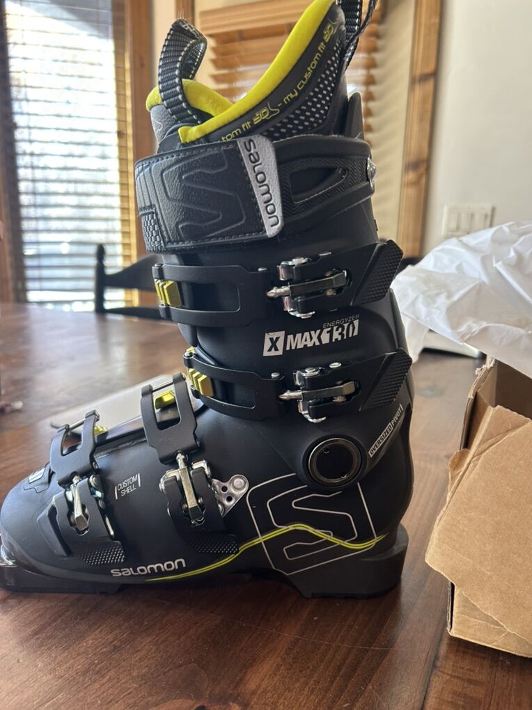 24.5 Salomon X Max 130 Ski Boots