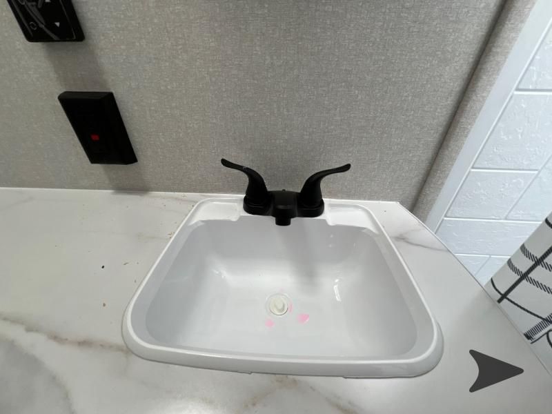 Main image 33