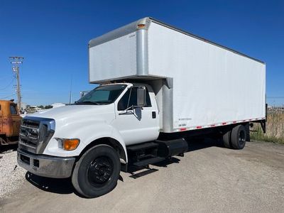 2005 Ford F-750 24' Box Truck With a Liftgate!!