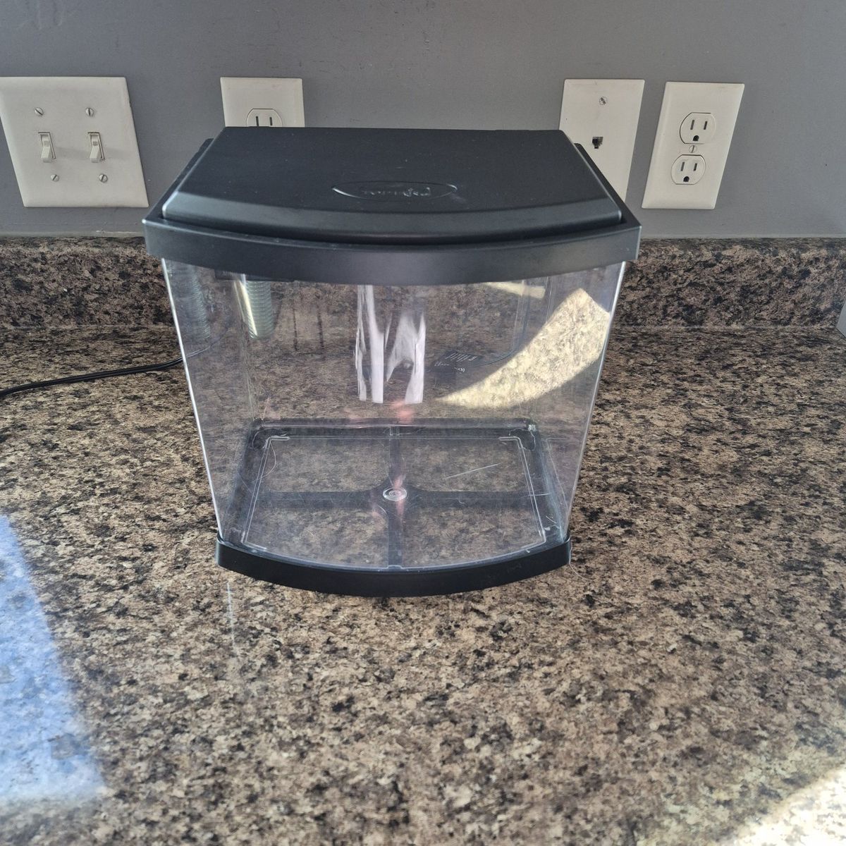 2.5 Gallon Fish Tank