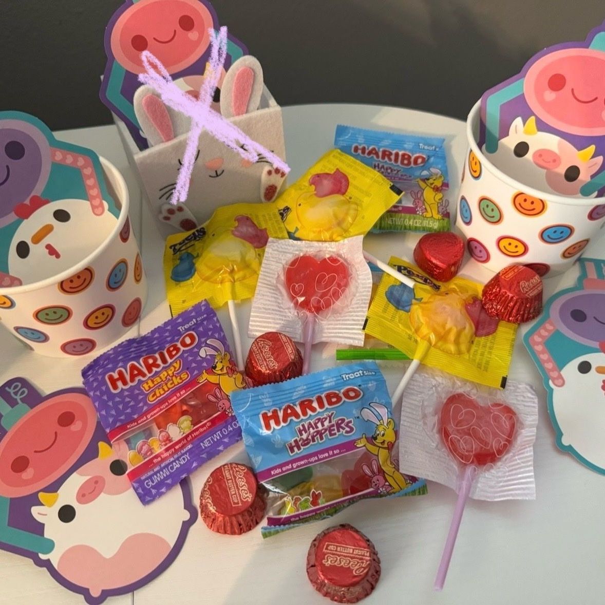 Papper cups, cards, sweets (20 items)