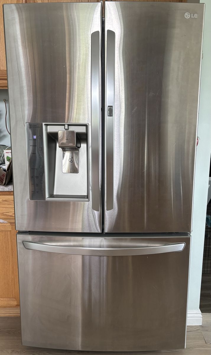LG French Door Refrigerator with pullout freezer