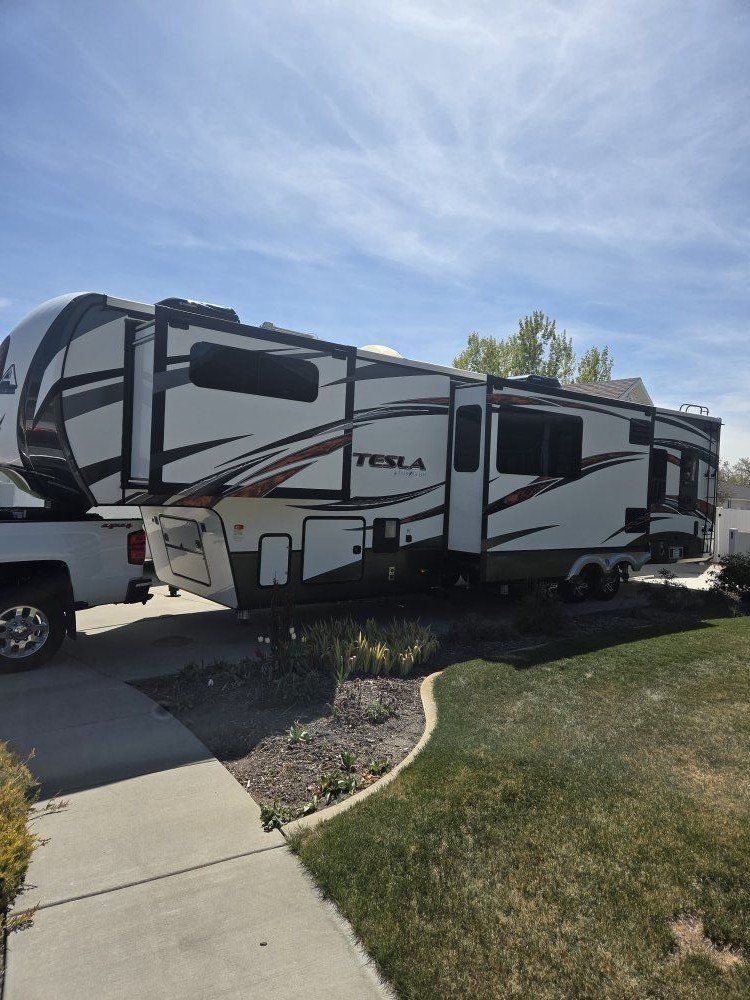 2016 Evergreen Tesla toy hauler
