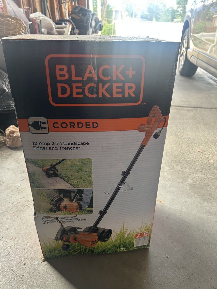 Black & Decker LE750 12 Amp 2-in-1 Landscape Edger & Trencher Corded