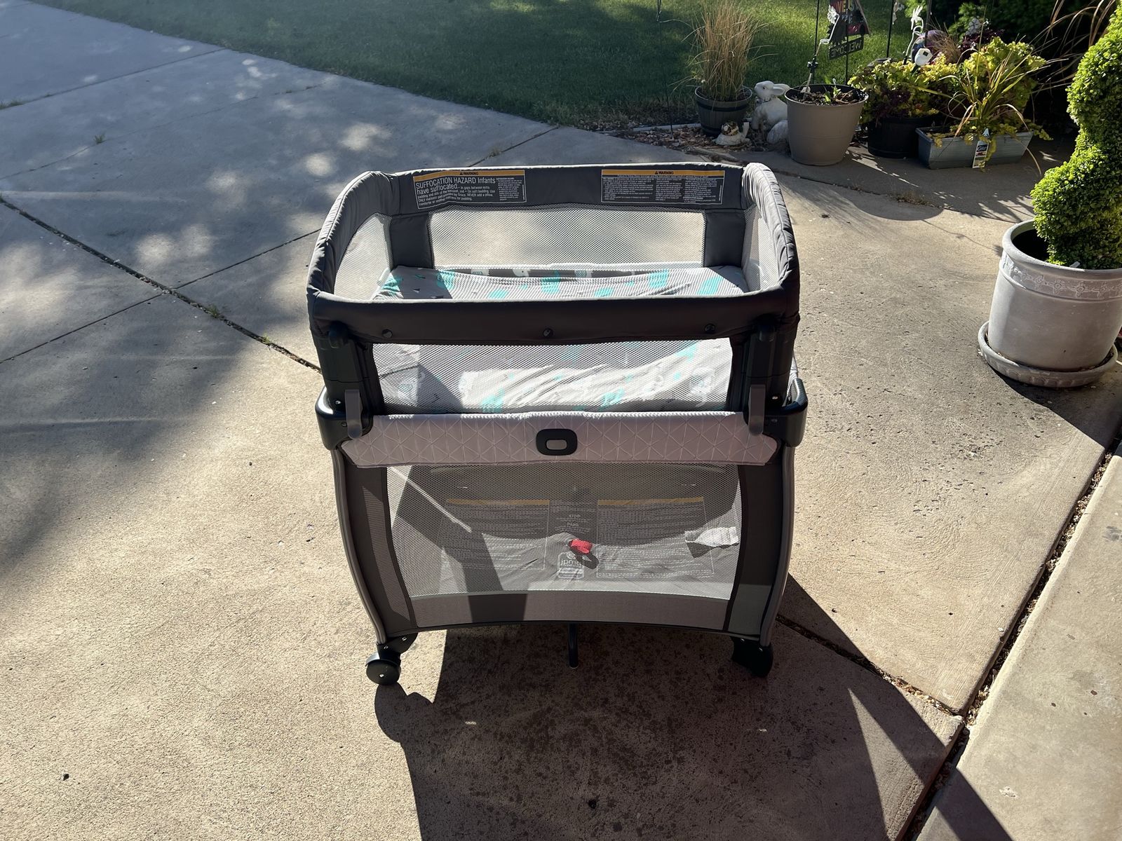 graco crib and bassinet