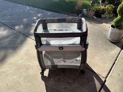 graco crib and bassinet