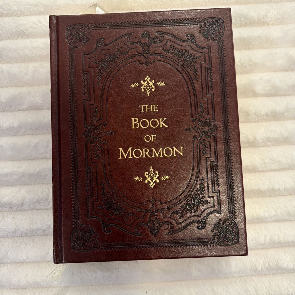2001 Book of Mormon Heirloom Edition Leather Bound Gilt Edges