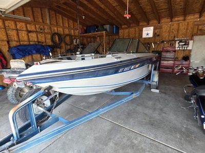 Chaparral 187 fish and ski boat