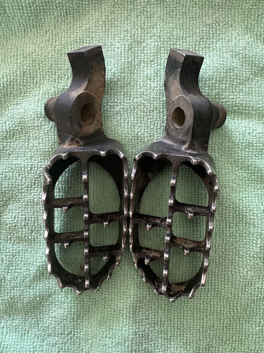 Dirt Bike Foot Pegs