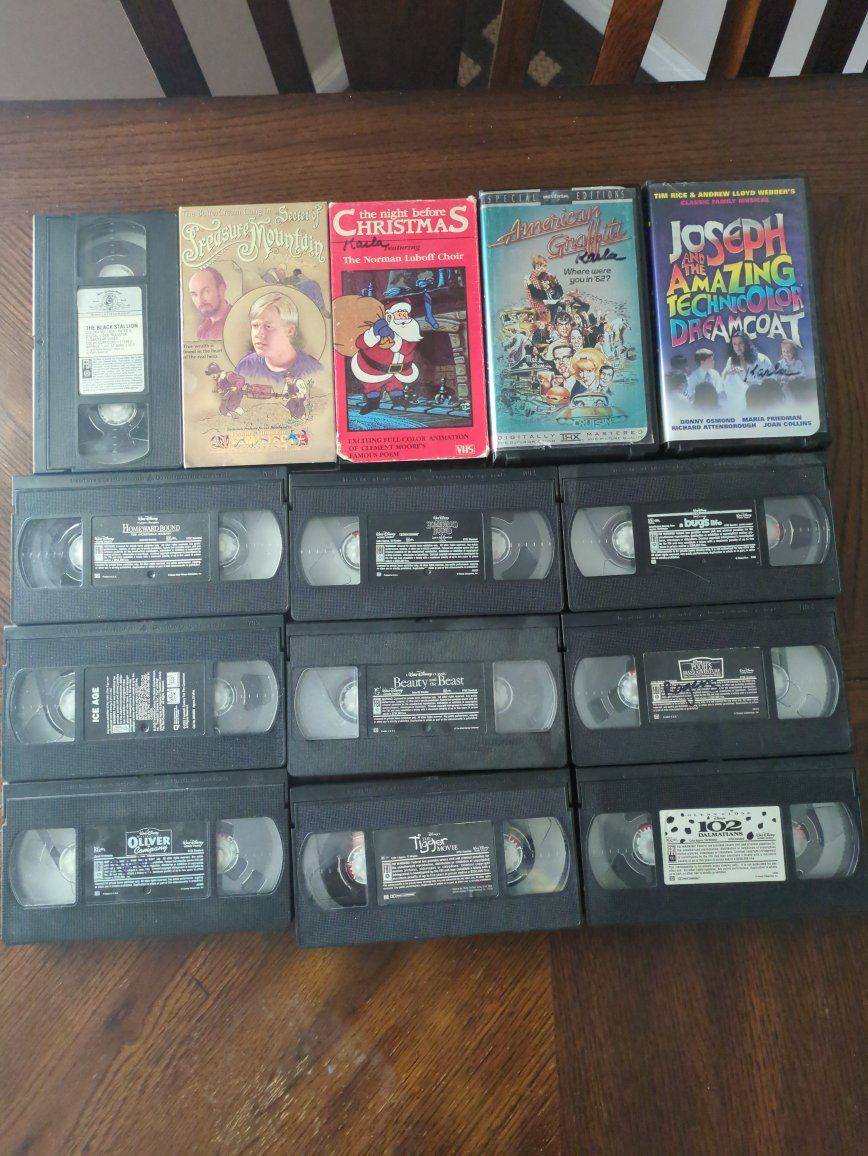 Lot of 14 VHS Tapes - Disney, Family, Misc.