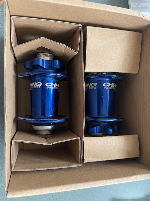 Chris King ISO Non-Boost 28h hubset (15x100, 12x142)