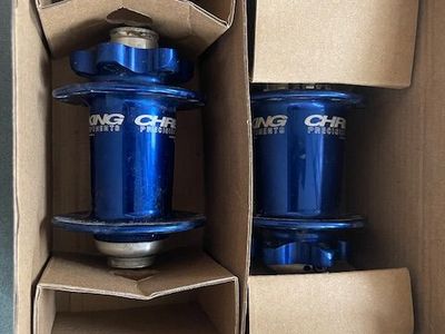 Chris King ISO Non-Boost 28h hubset (15x100, 12x142)