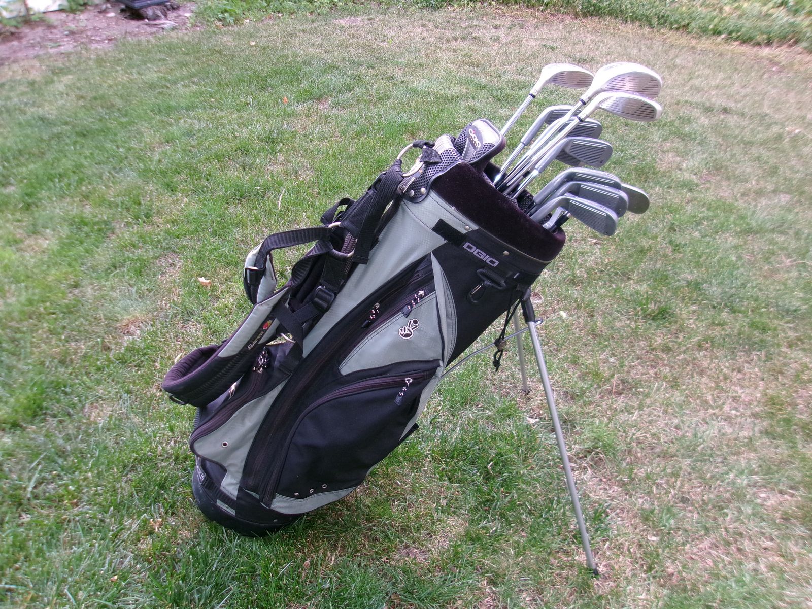 Men's Dunlop-Fila Golf Club Set in an Ogio Golf Bag - Right Hand