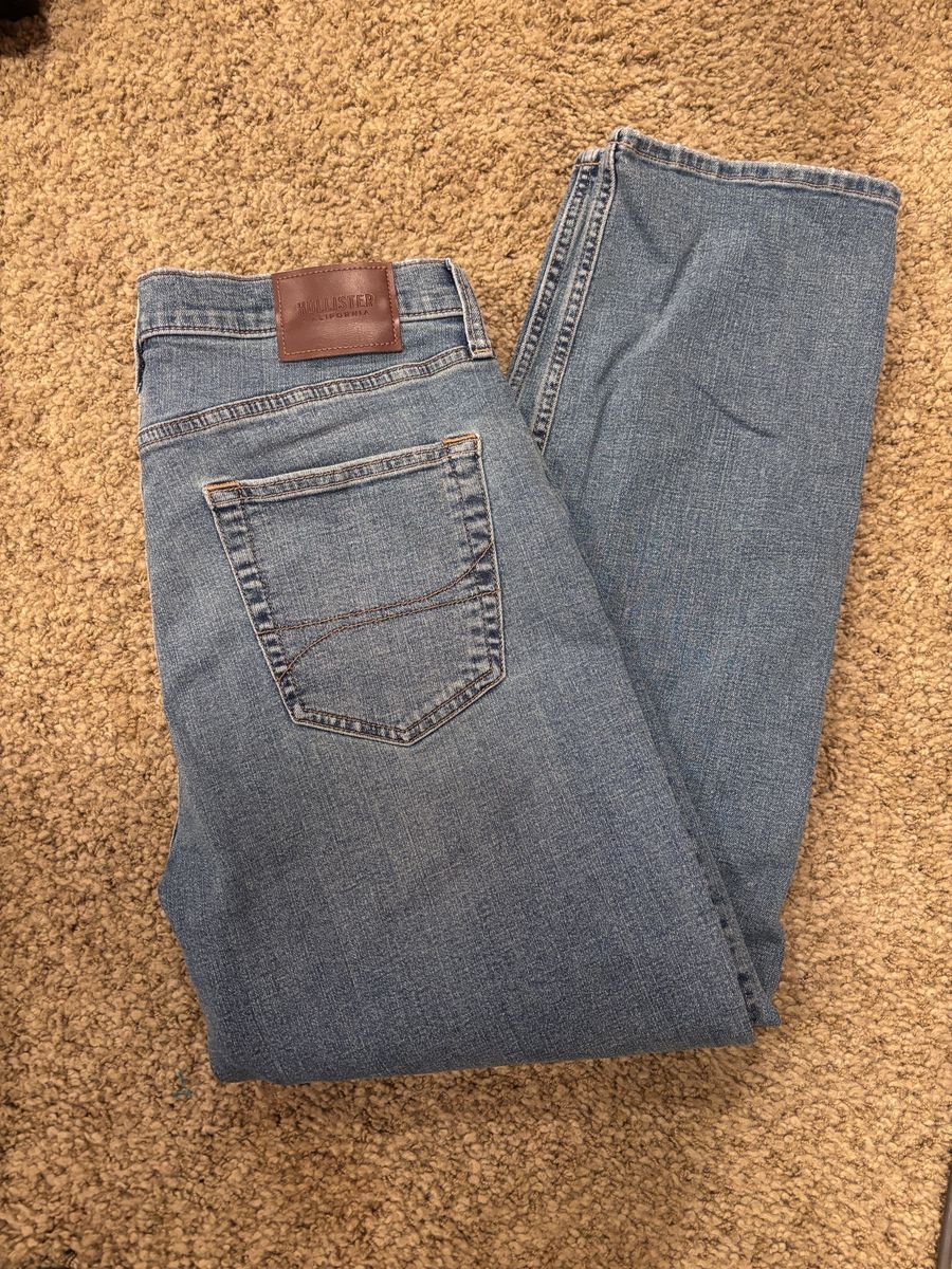 Men’s Hollister Jeans Athletic Fit 33x32
