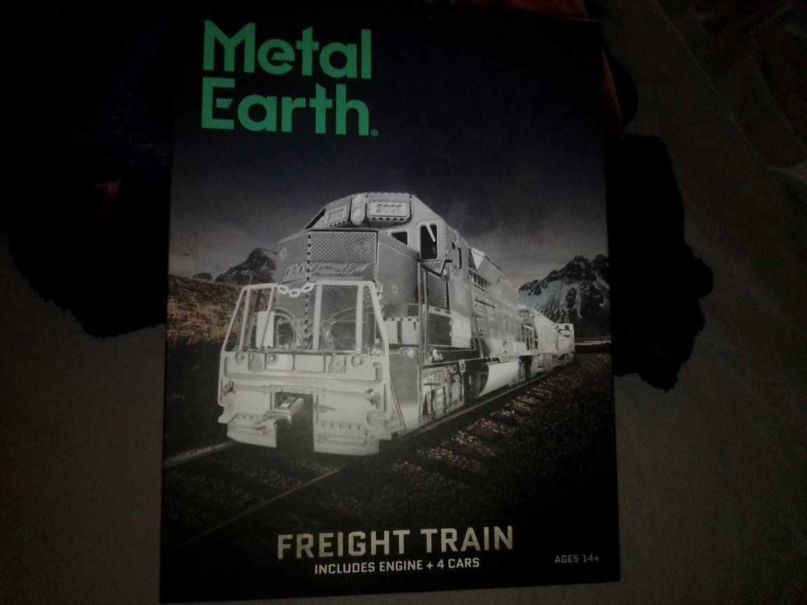Metal Earth Premium & ICONX Steel Model Kits: T-800, Gundam, Freight Train, Log Truck