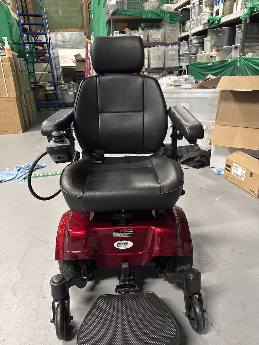 Drive Medical Image EC Mid-wheel Drive HS-2800 Power Electric Wheelchair 18” seat
