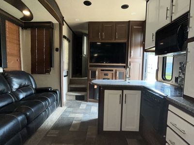 5th wheel toy hauler camper