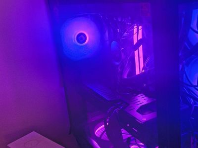 Gaming PC, high end. Posts to bios. Rubs Great just needs SSD.