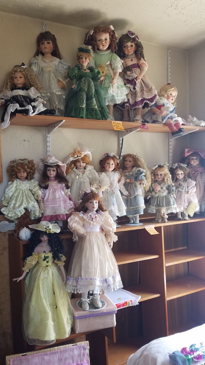 In Door Yard Sale / Estate Sale