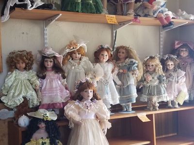 In Door Yard Sale / Estate Sale