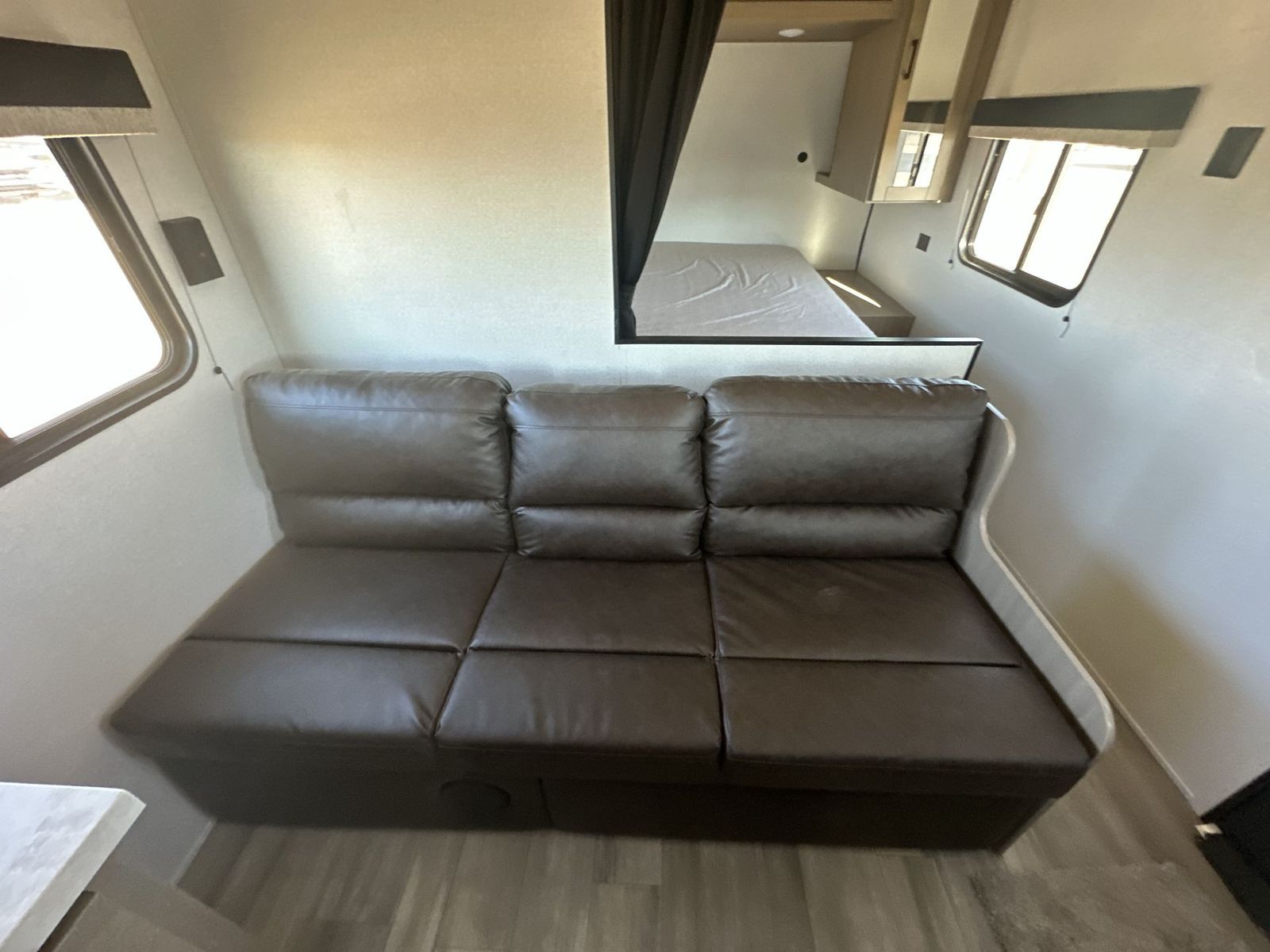 Main image 7