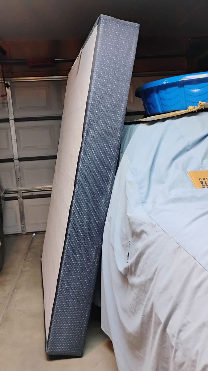 Box Spring Queen Size Serta