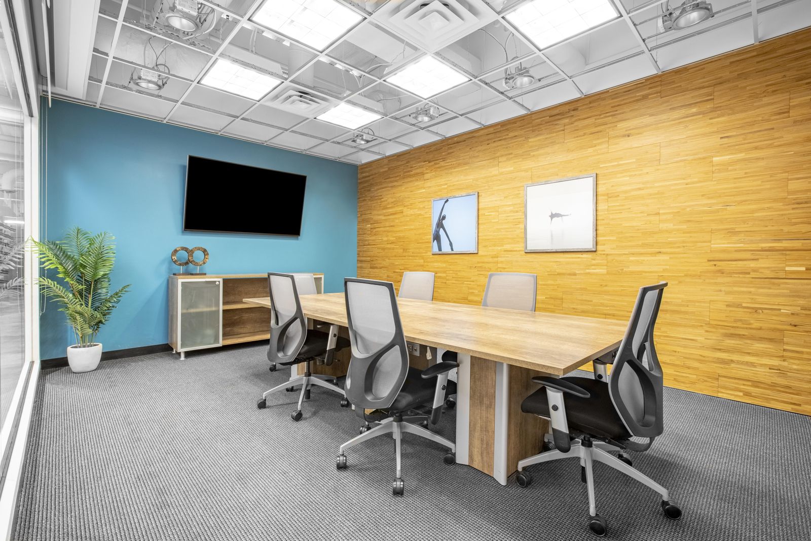 Hourly rentals for a meeting room!