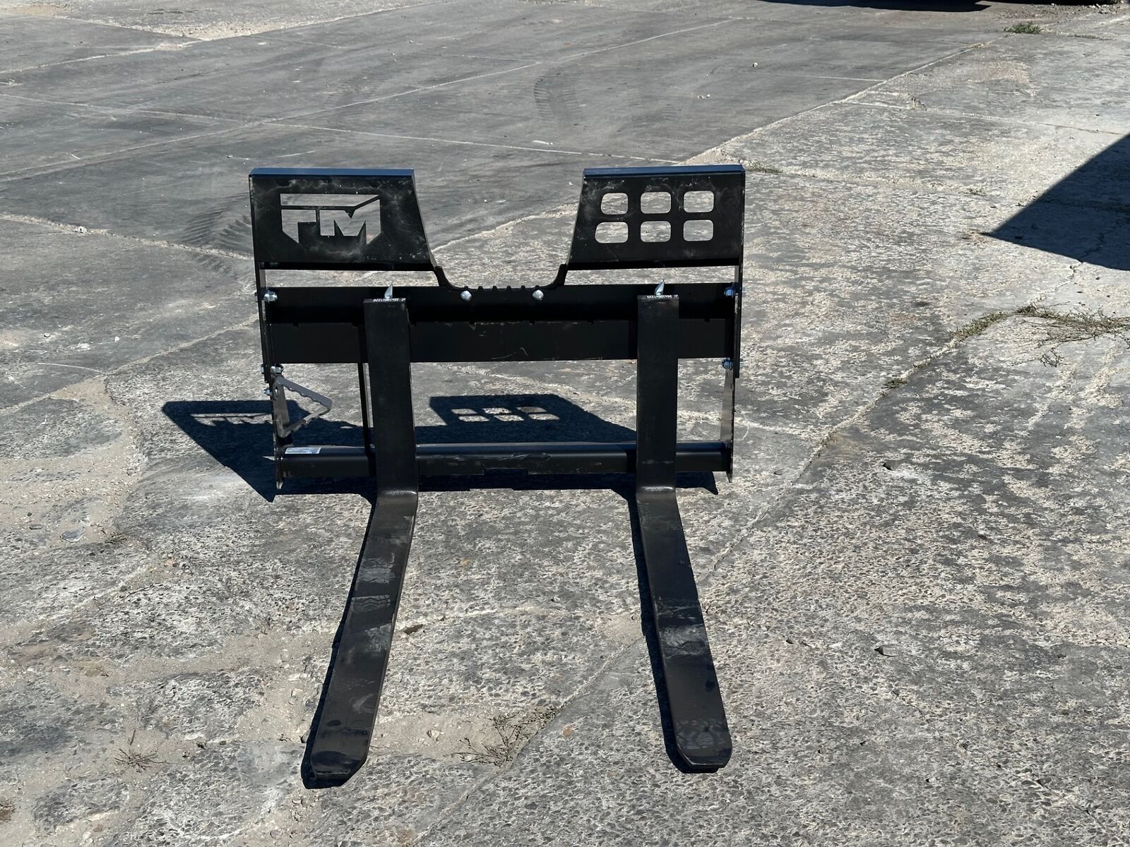 New Skid Steer Loader Pallet Forks - Walk Through - 4,000 lbs Rating