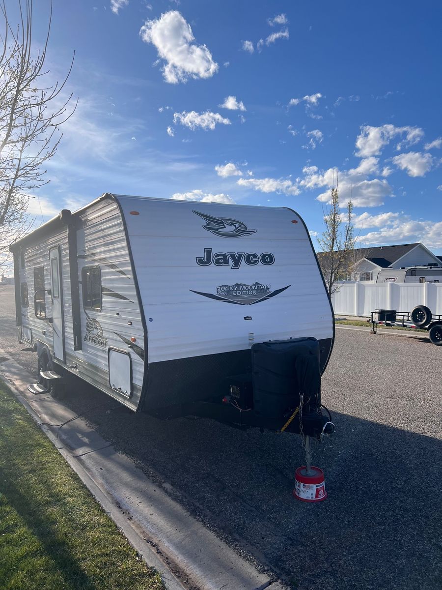 2017 Jayco Jay Flight 264BHW – Solar, Bunks, Upgrades – $14,500 OBO