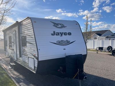 2017 Jayco Jay Flight 264BHW – Solar, Bunks, Upgrades – $14,500 OBO